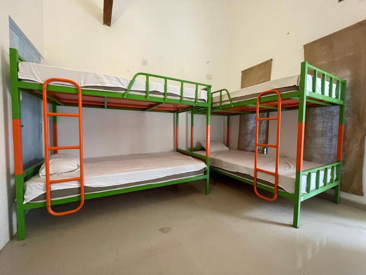 Bunk 15 Hiriketiya Hostel Zuid-Dikwella Buitenkant foto