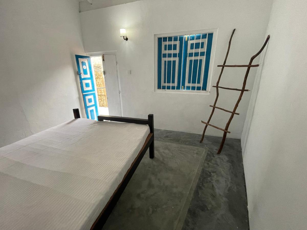 Bunk 15 Hiriketiya Hostel Zuid-Dikwella Buitenkant foto