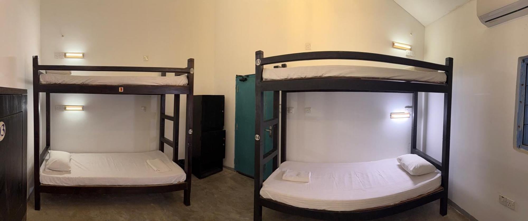 Bunk 15 Hiriketiya Hostel Zuid-Dikwella Buitenkant foto