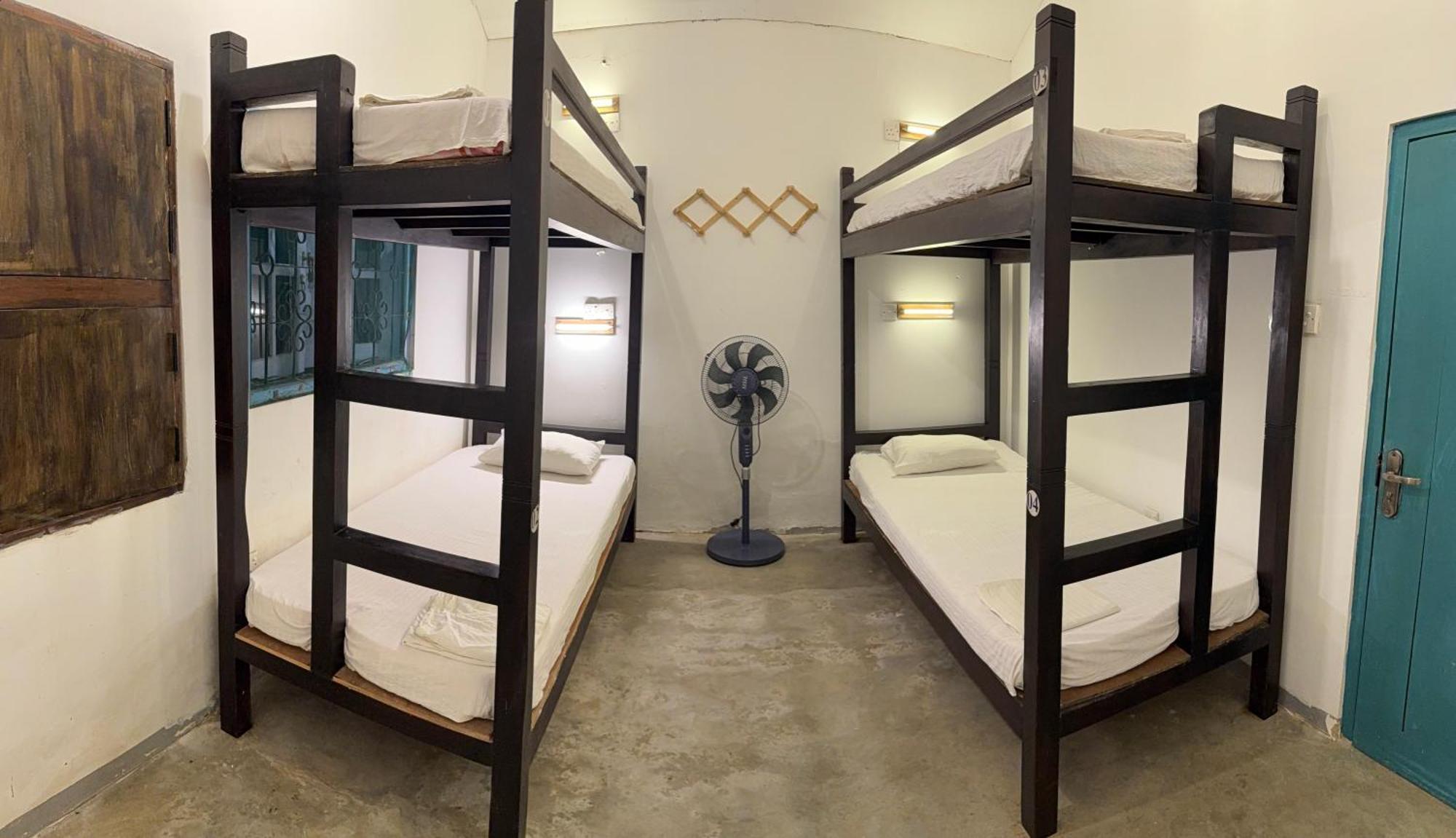 Bunk 15 Hiriketiya Hostel Zuid-Dikwella Buitenkant foto