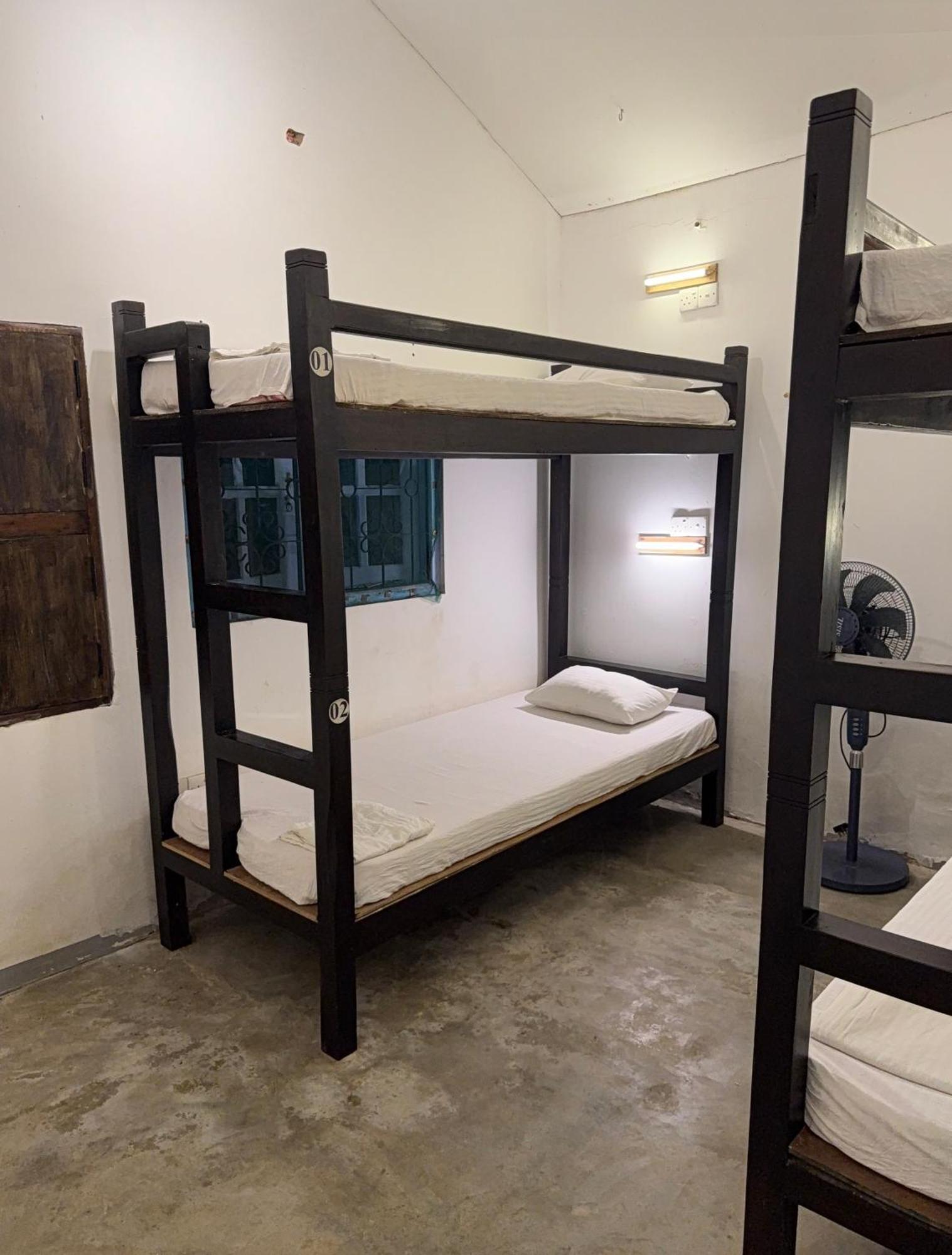 Bunk 15 Hiriketiya Hostel Zuid-Dikwella Buitenkant foto