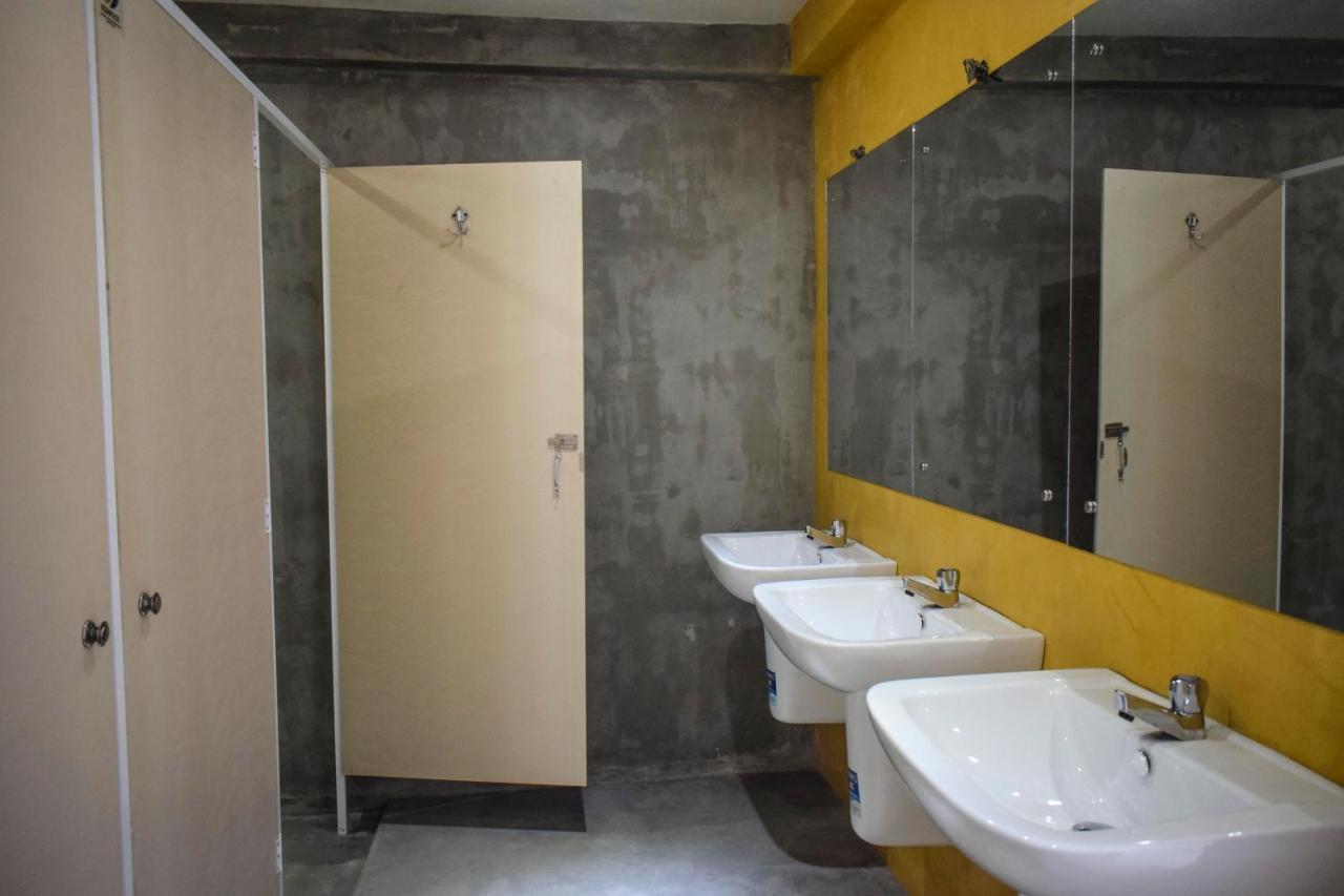 Bunk 15 Hiriketiya Hostel Zuid-Dikwella Buitenkant foto