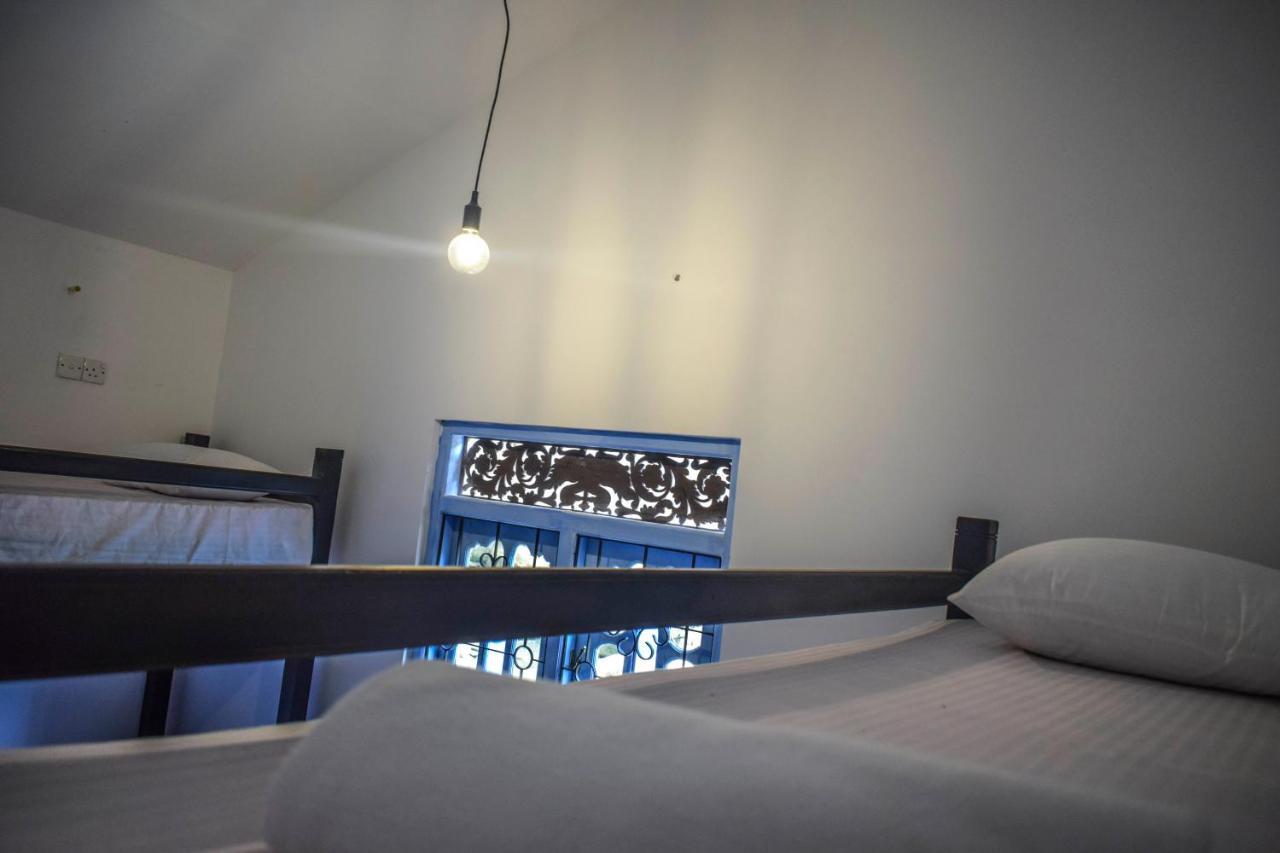 Bunk 15 Hiriketiya Hostel Zuid-Dikwella Buitenkant foto